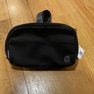NWT everywhere belt bag LuLulemon